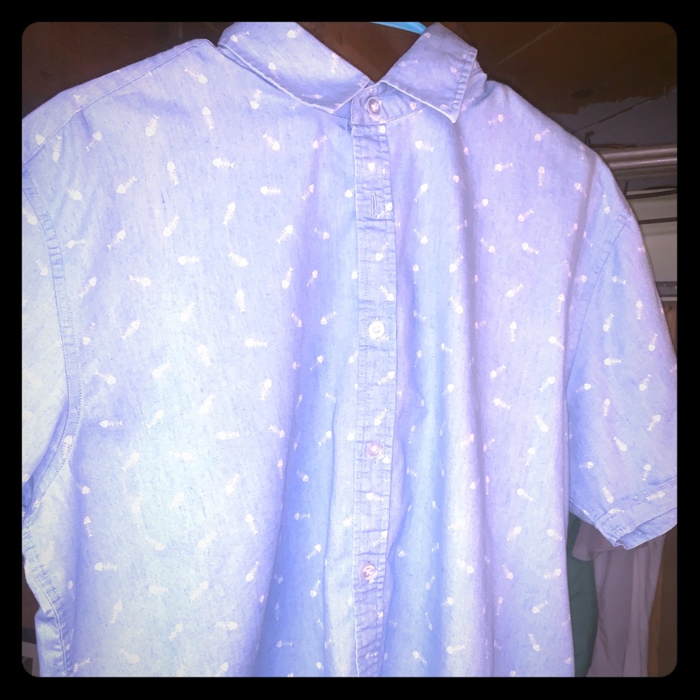 Short sleeve Men’s button down.